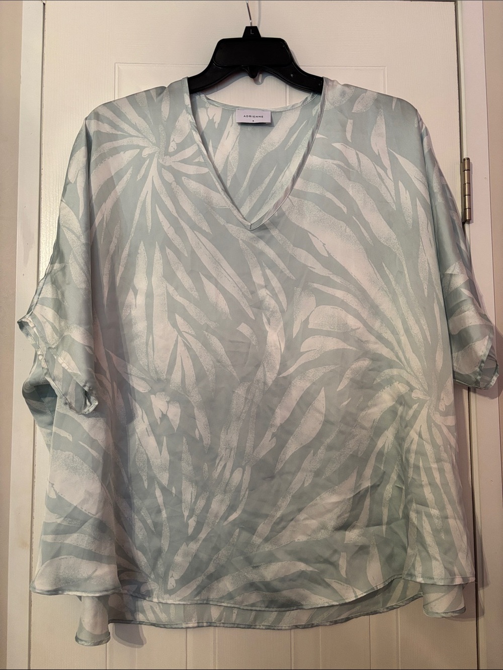 Adrienne Mint and White Leaf-Print V-Neck Tunic